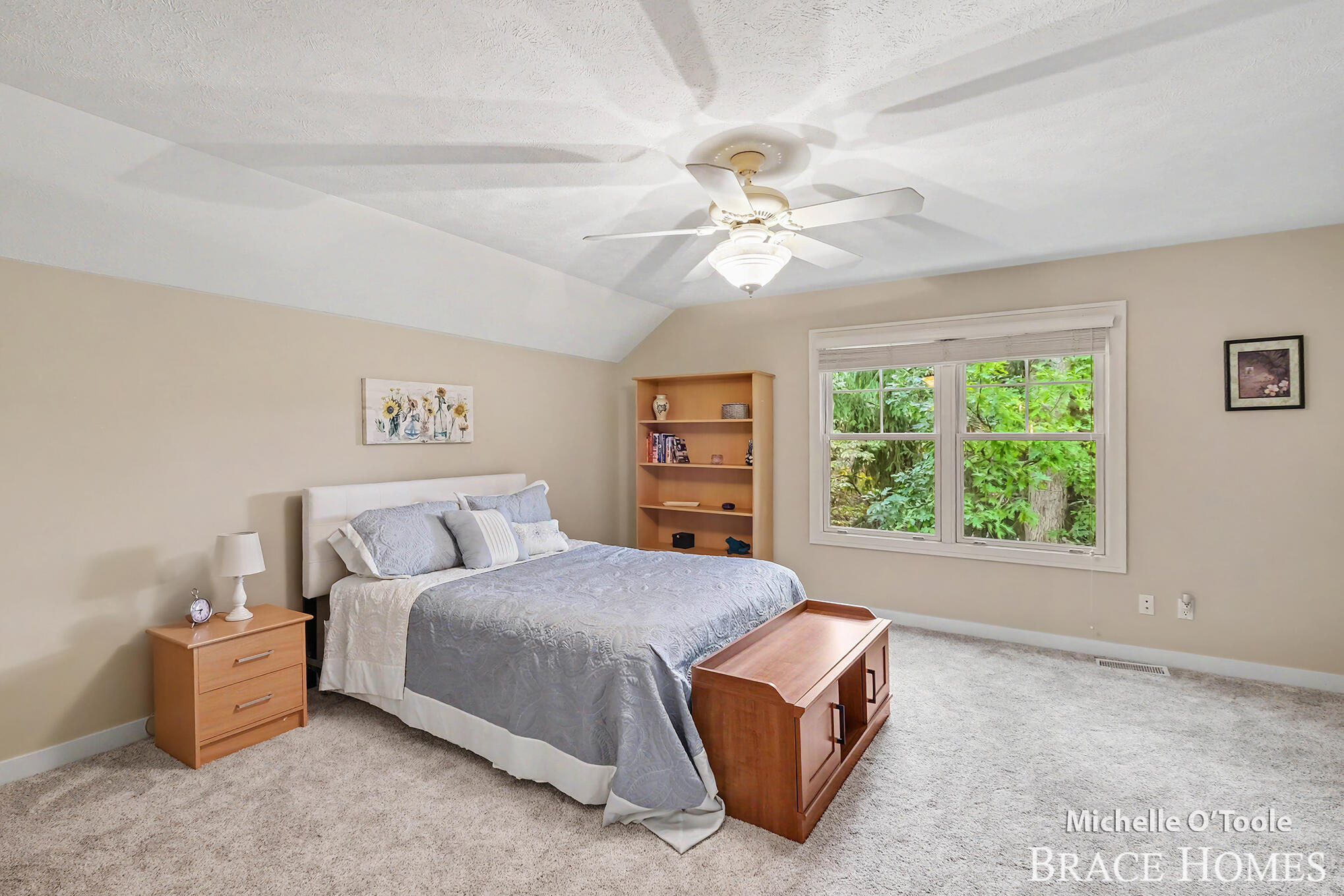 4260 S Oak Pointe Court NE Grand Rapids MI 49525