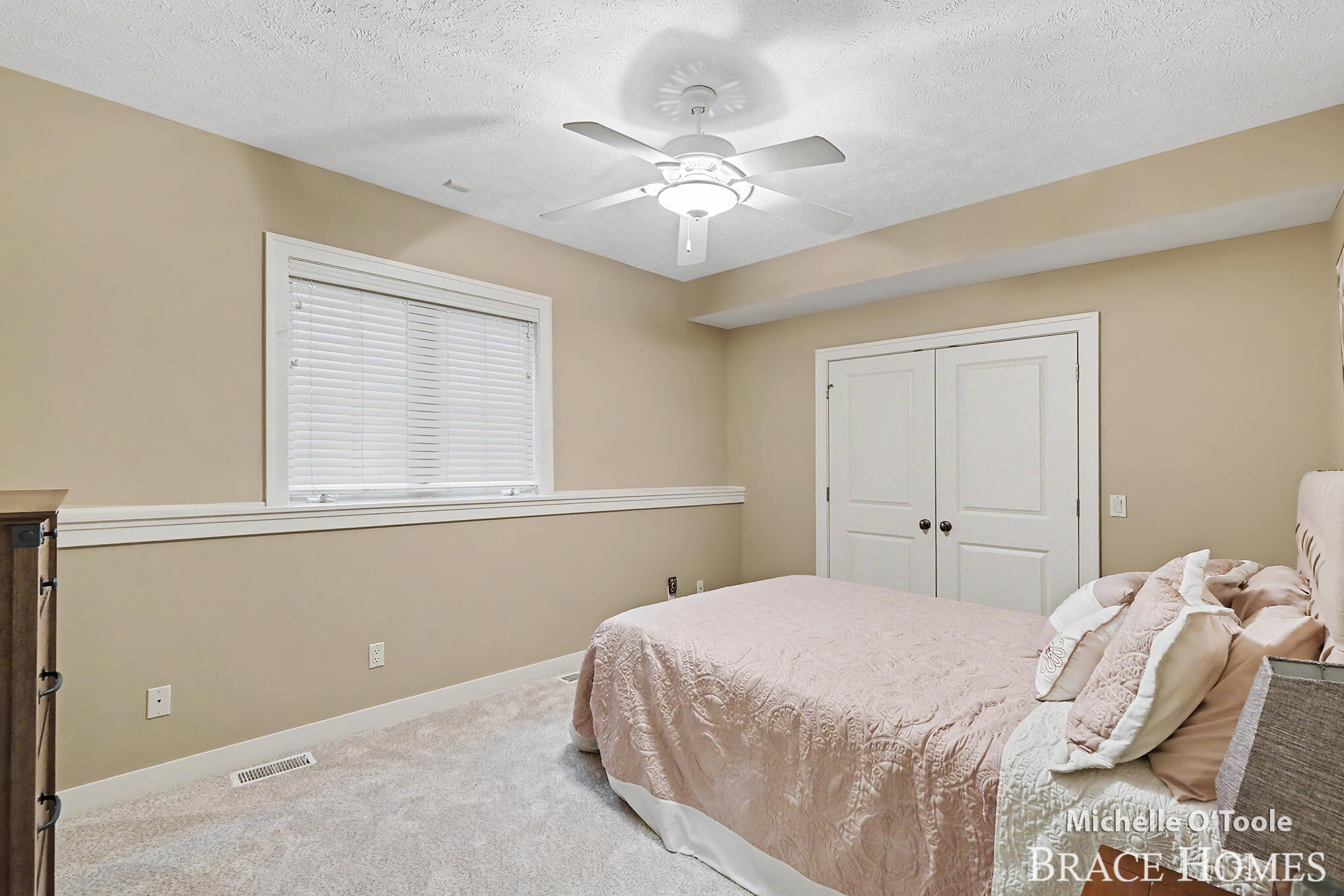 4260 S Oak Pointe Court NE Grand Rapids MI 49525
