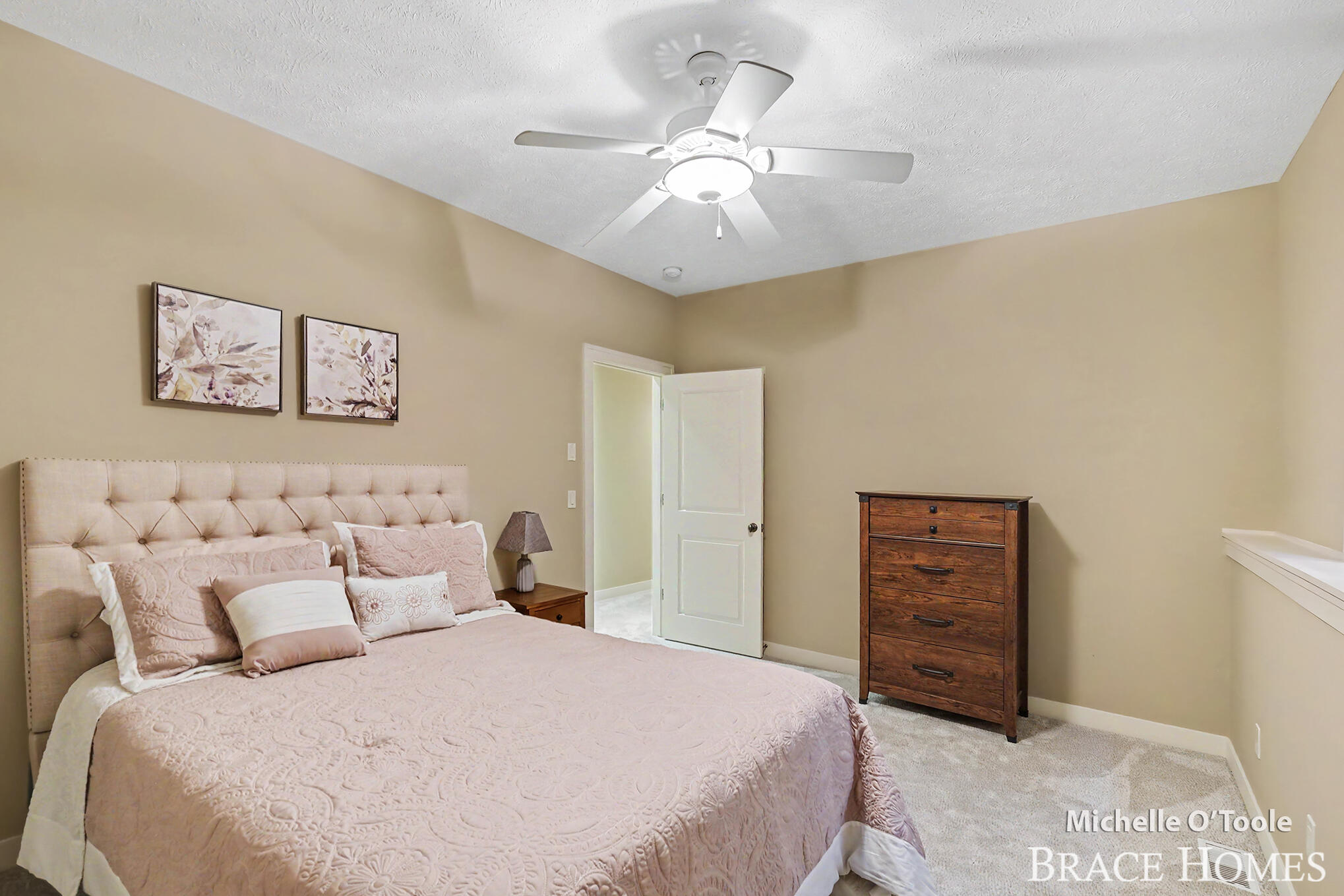 4260 S Oak Pointe Court NE Grand Rapids MI 49525