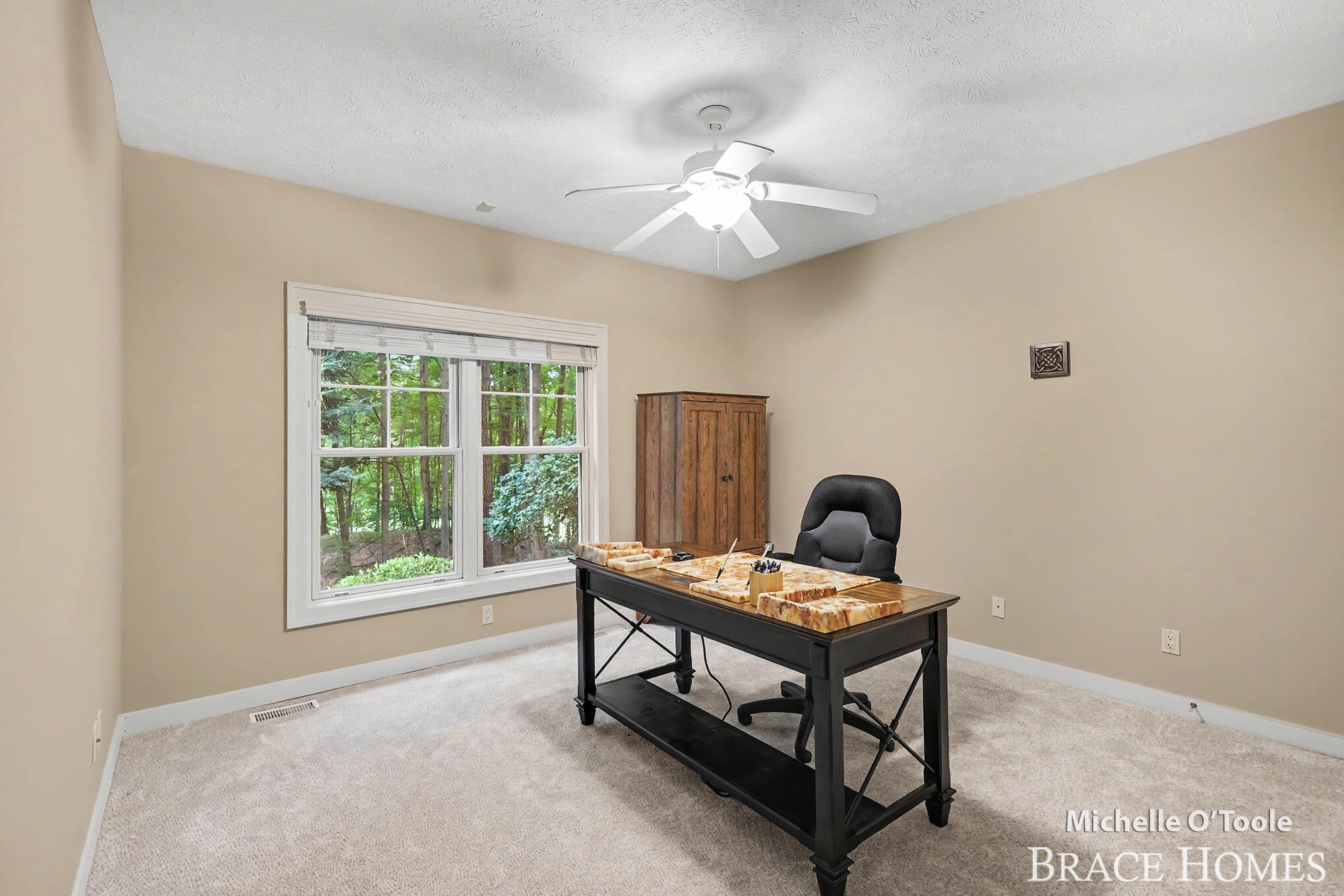 4260 S Oak Pointe Court NE Grand Rapids MI 49525
