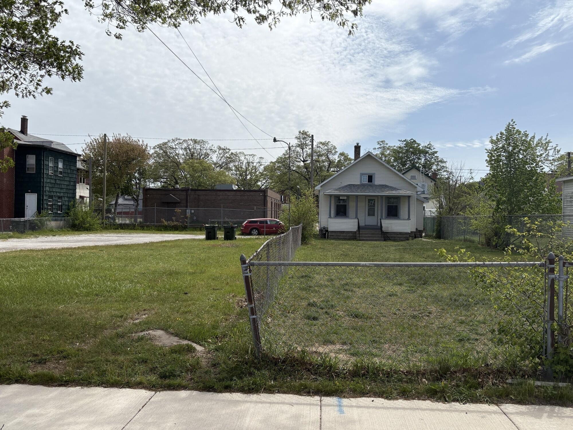 1296 Sanford Street Muskegon MI 49441