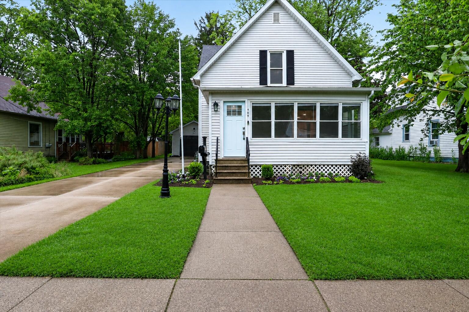 409 Oak Street Three Oaks MI 49128
