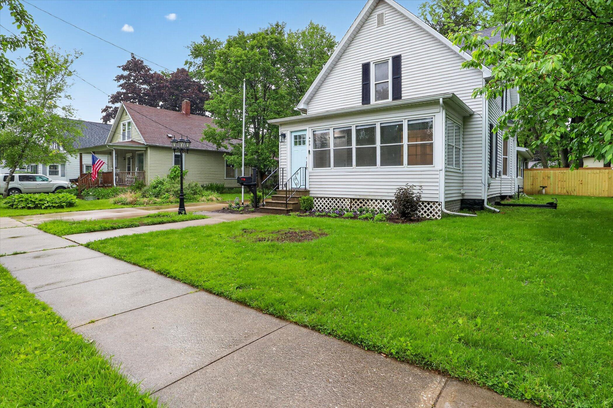 409 Oak Street Three Oaks MI 49128
