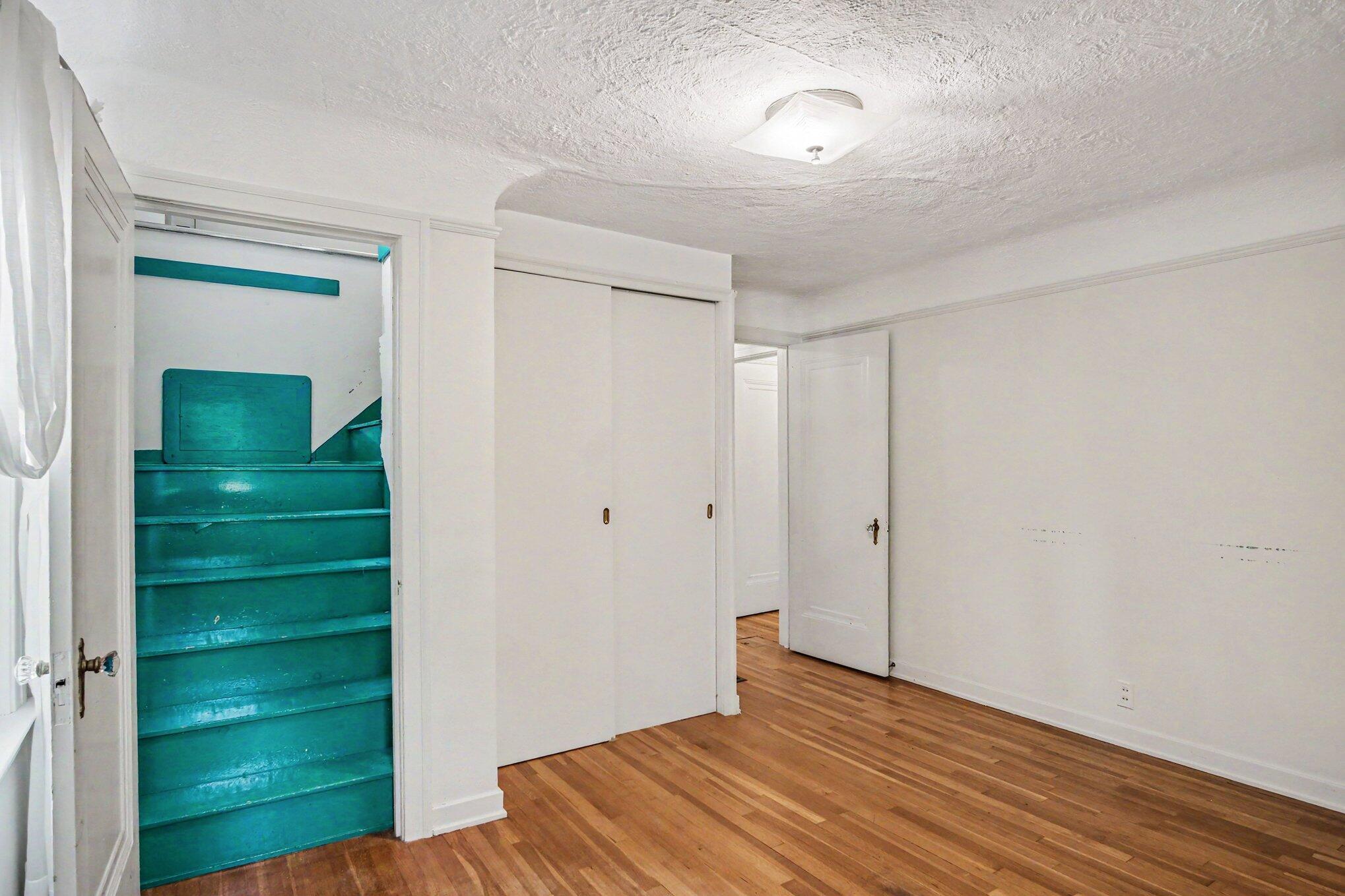 52 Baynton Avenue NE Grand Rapids MI 49503
