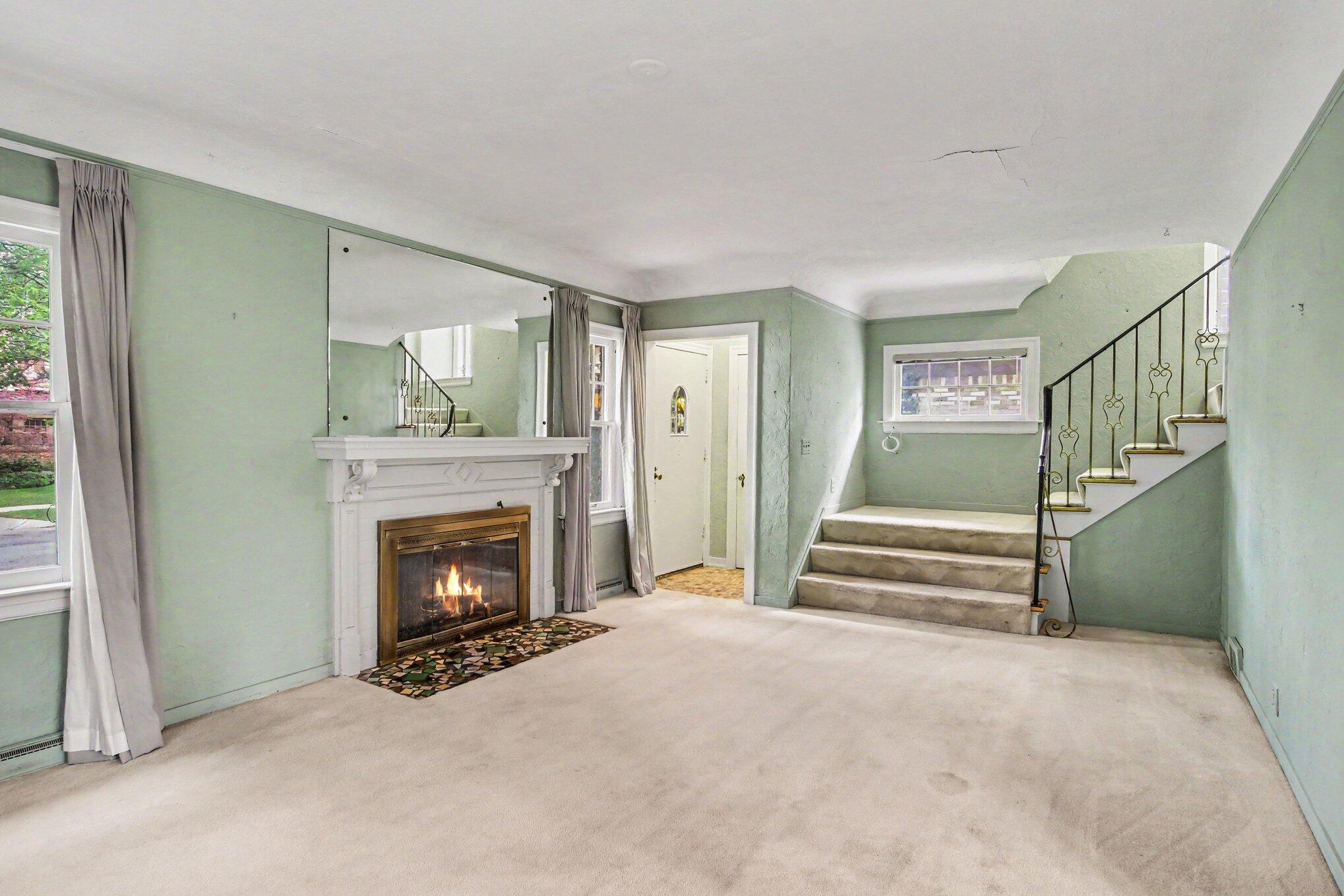 52 Baynton Avenue NE Grand Rapids MI 49503