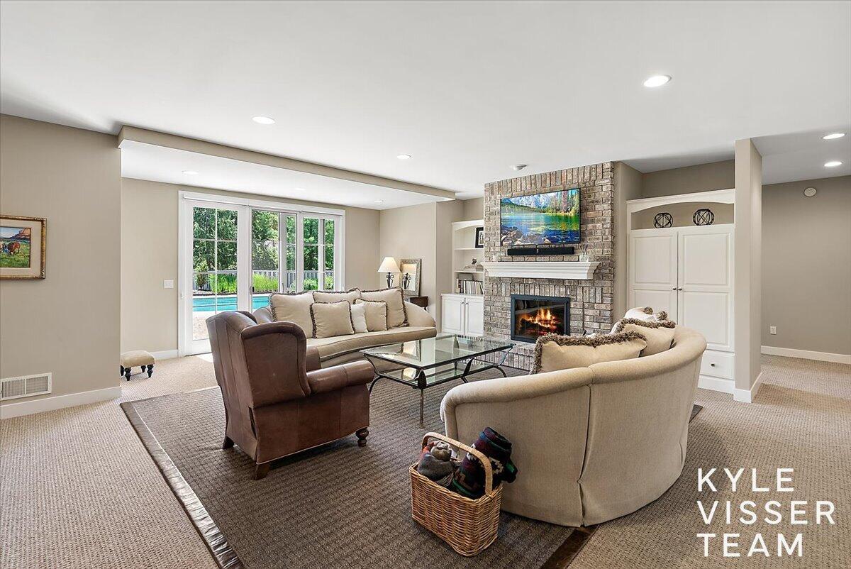 5650 E Watermark Court SE Grand Rapids MI 49546
