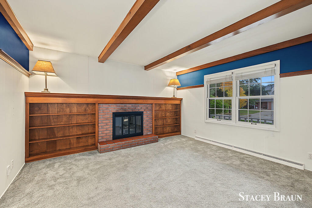 2165 SE Shawnee Drive SE Grand Rapids MI 49506