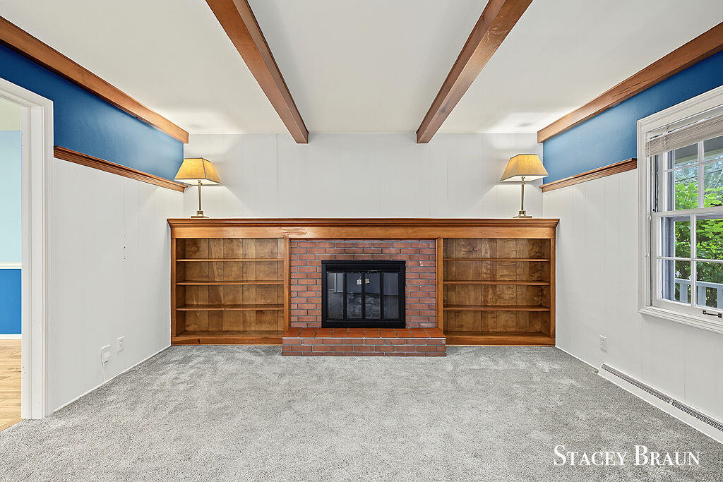 2165 SE Shawnee Drive SE Grand Rapids MI 49506
