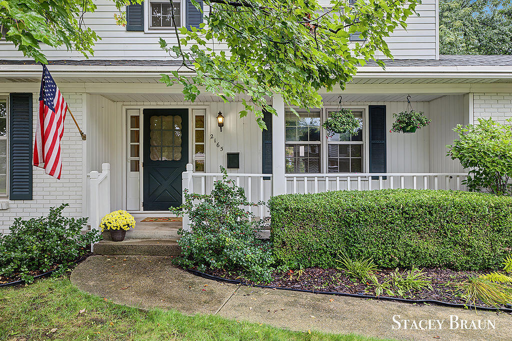 2165 SE Shawnee Drive SE Grand Rapids MI 49506