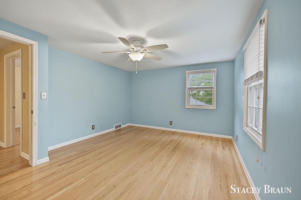 2165 SE Shawnee Drive SE Grand Rapids MI 49506