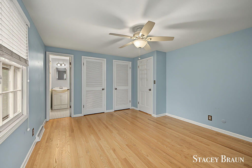 2165 SE Shawnee Drive SE Grand Rapids MI 49506