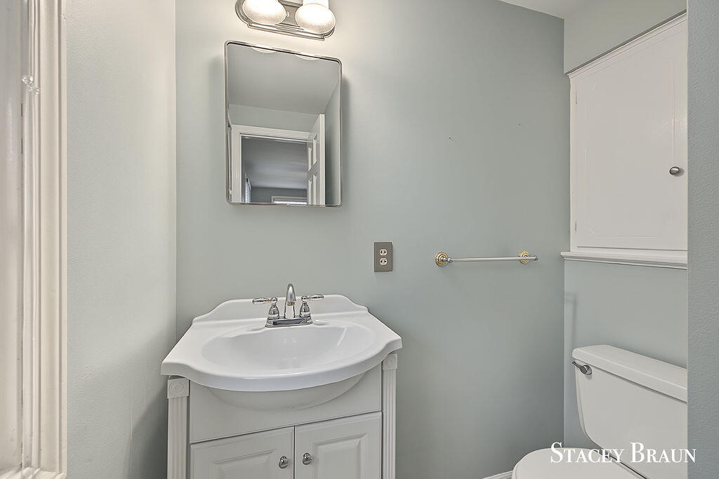 2165 SE Shawnee Drive SE Grand Rapids MI 49506