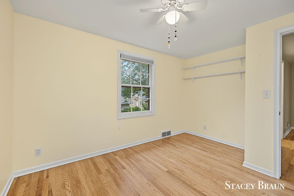 2165 SE Shawnee Drive SE Grand Rapids MI 49506