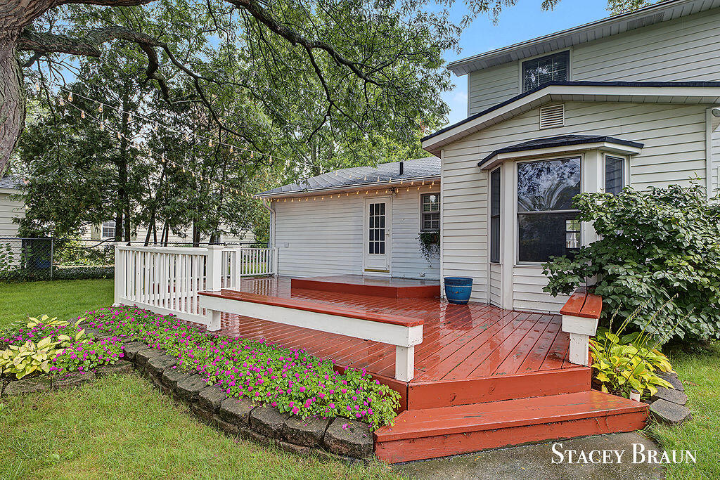 2165 SE Shawnee Drive SE Grand Rapids MI 49506