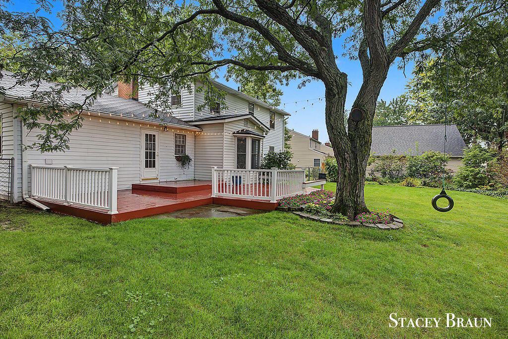 2165 SE Shawnee Drive SE Grand Rapids MI 49506
