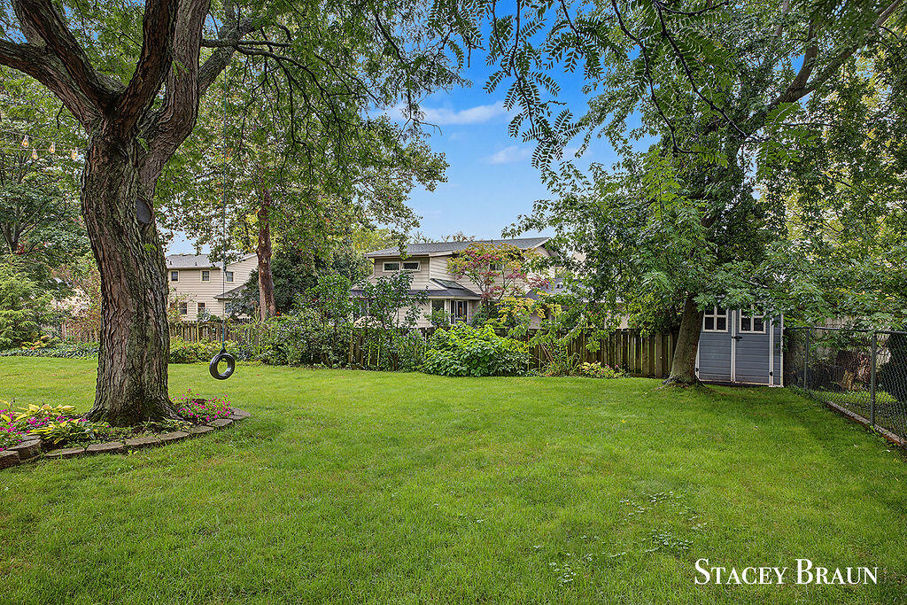 2165 SE Shawnee Drive SE Grand Rapids MI 49506