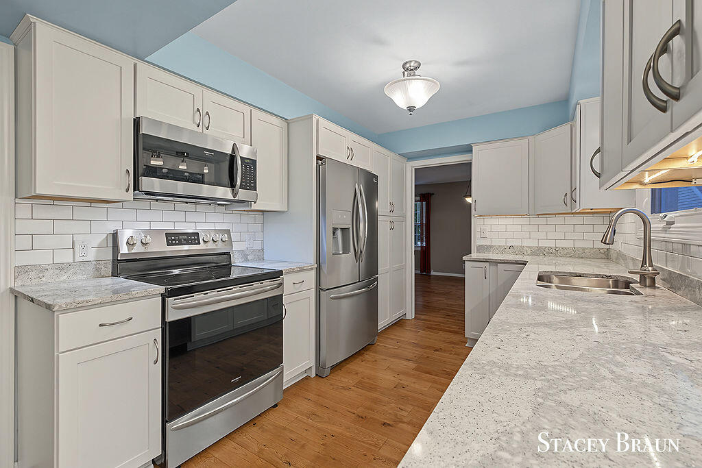 2165 SE Shawnee Drive SE Grand Rapids MI 49506