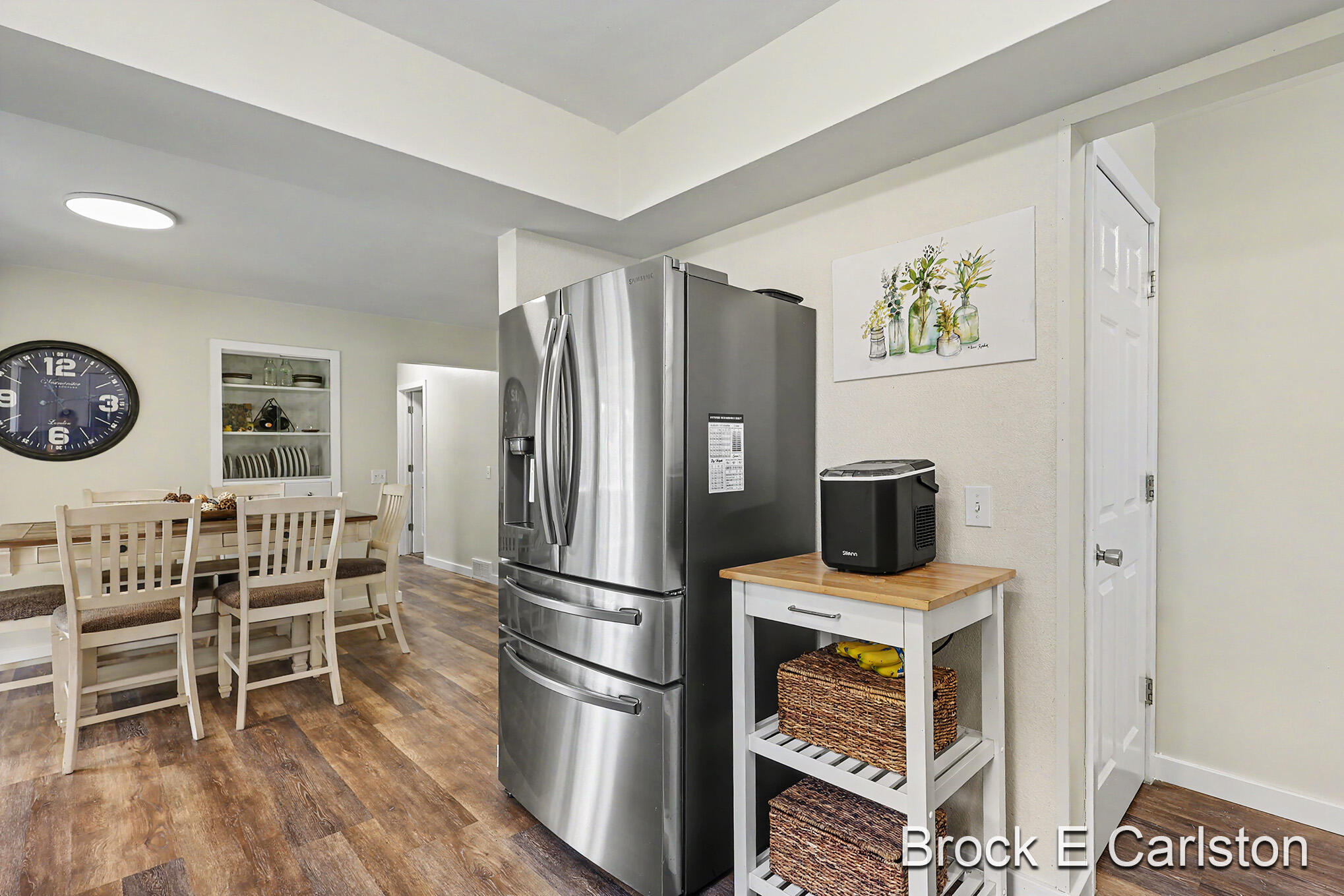 1576 Hendrick Road Norton Shores MI 49441