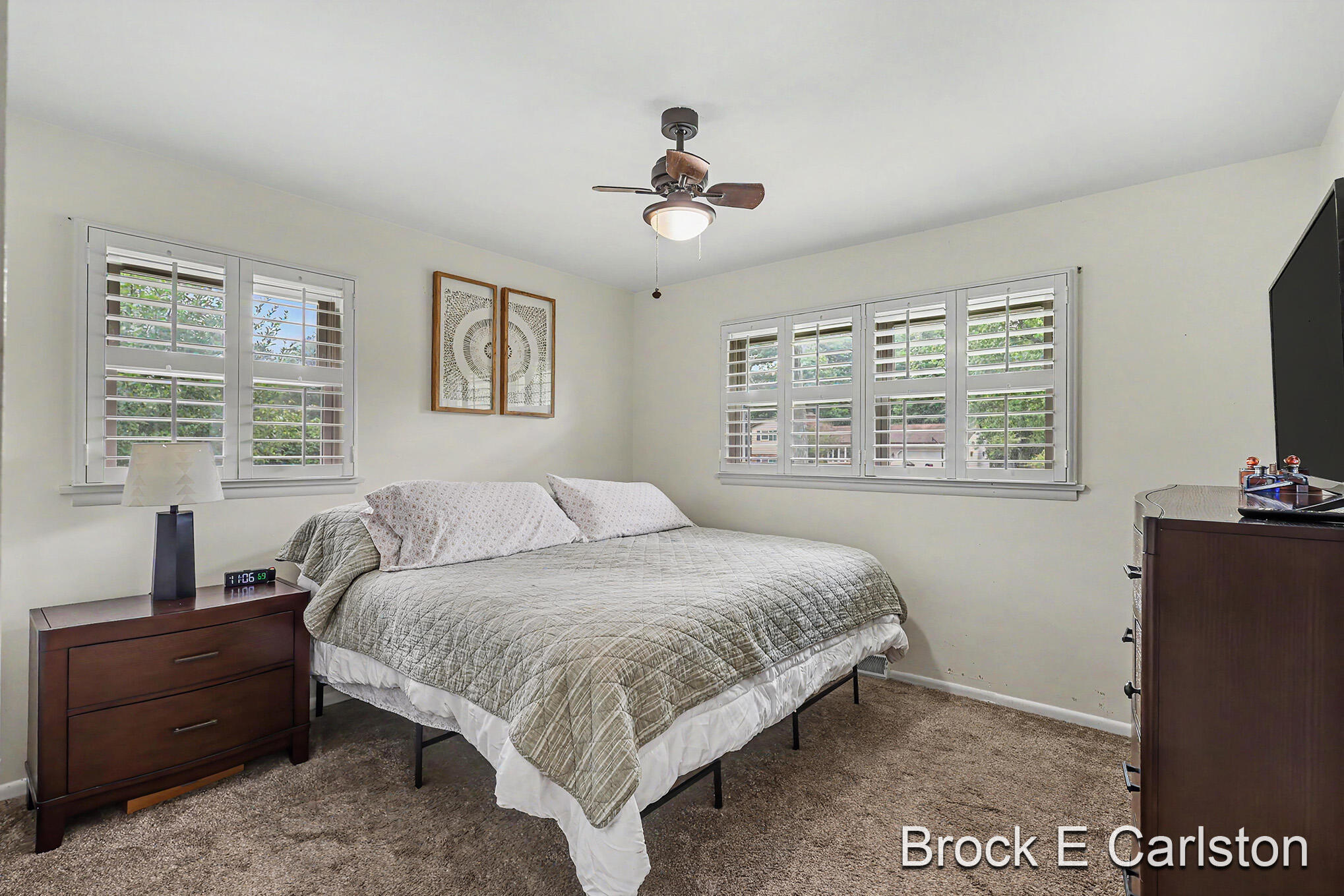 1576 Hendrick Road Norton Shores MI 49441