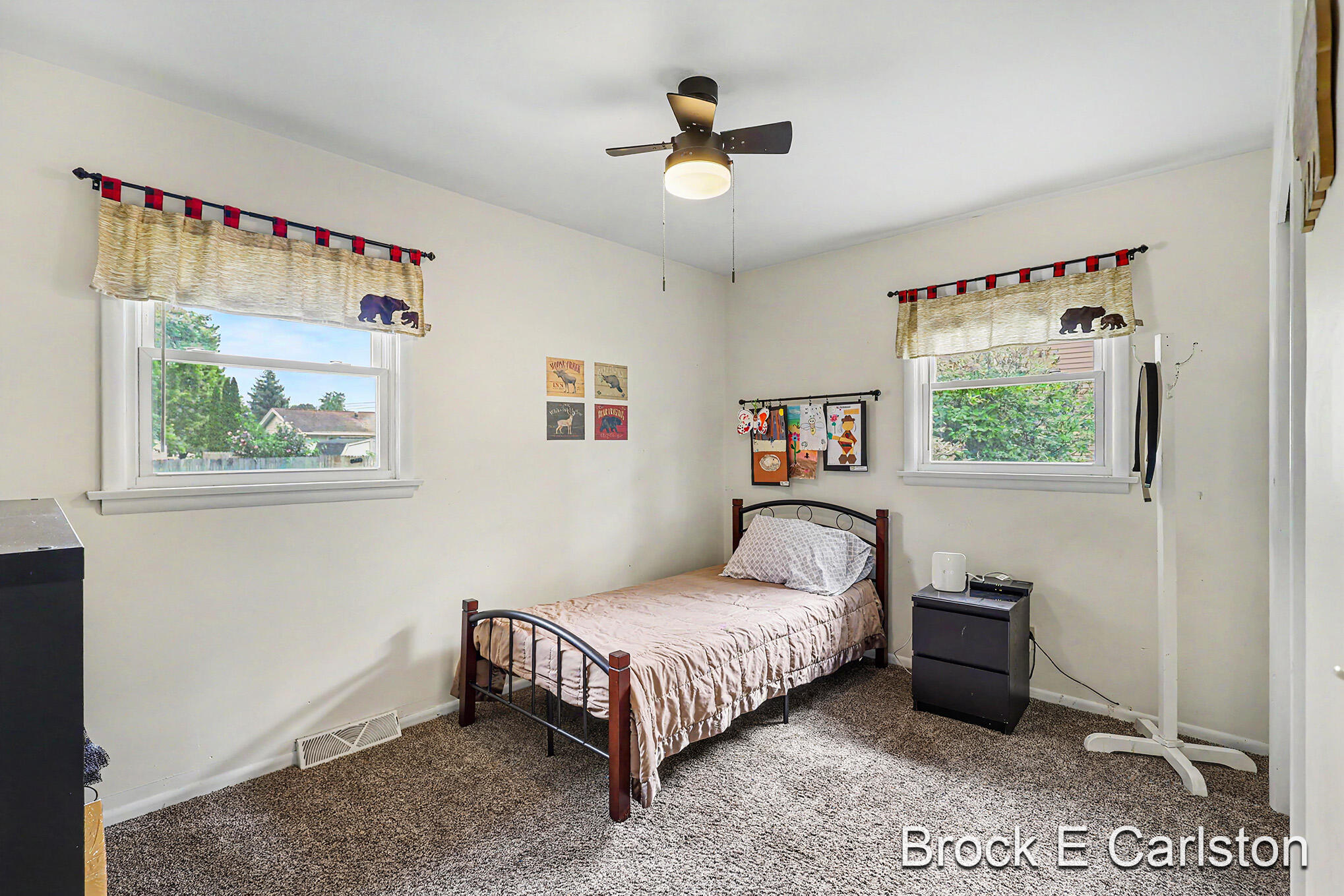 1576 Hendrick Road Norton Shores MI 49441