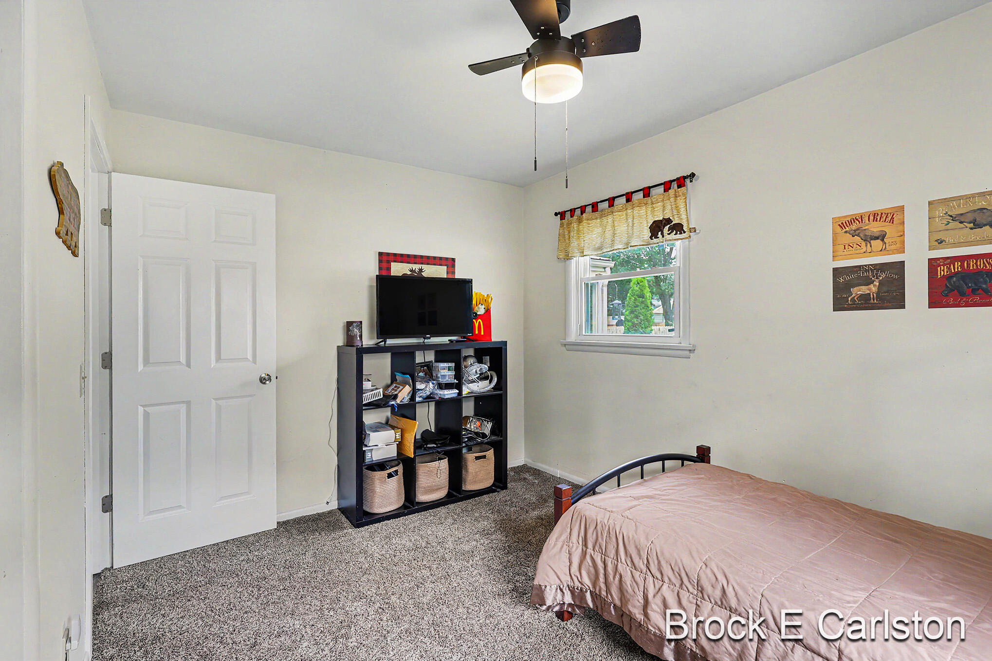 1576 Hendrick Road Norton Shores MI 49441