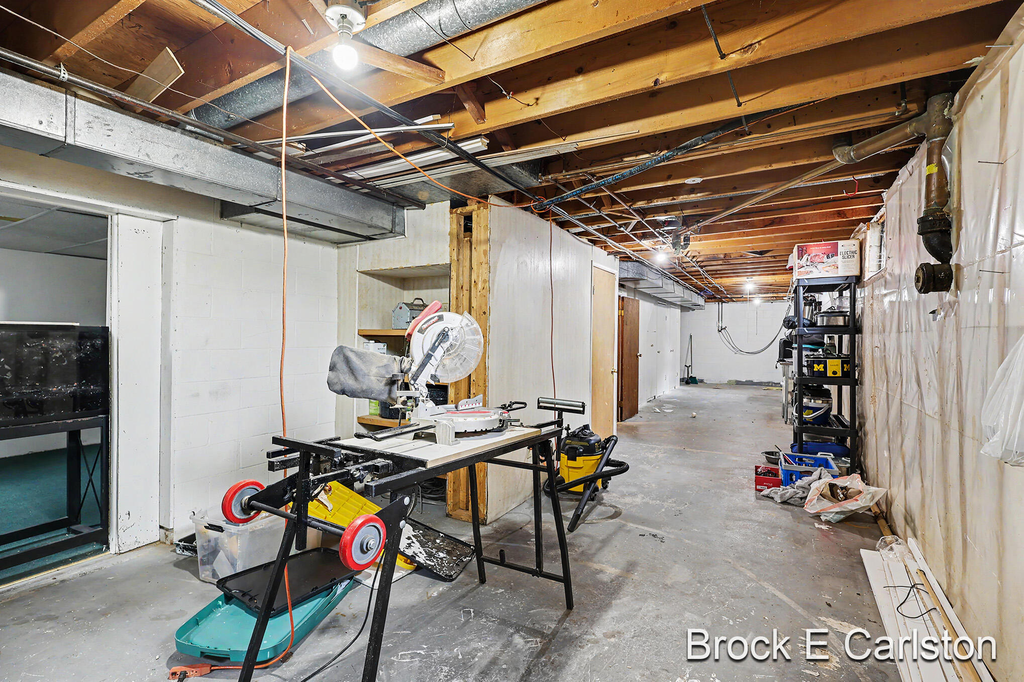 1576 Hendrick Road Norton Shores MI 49441