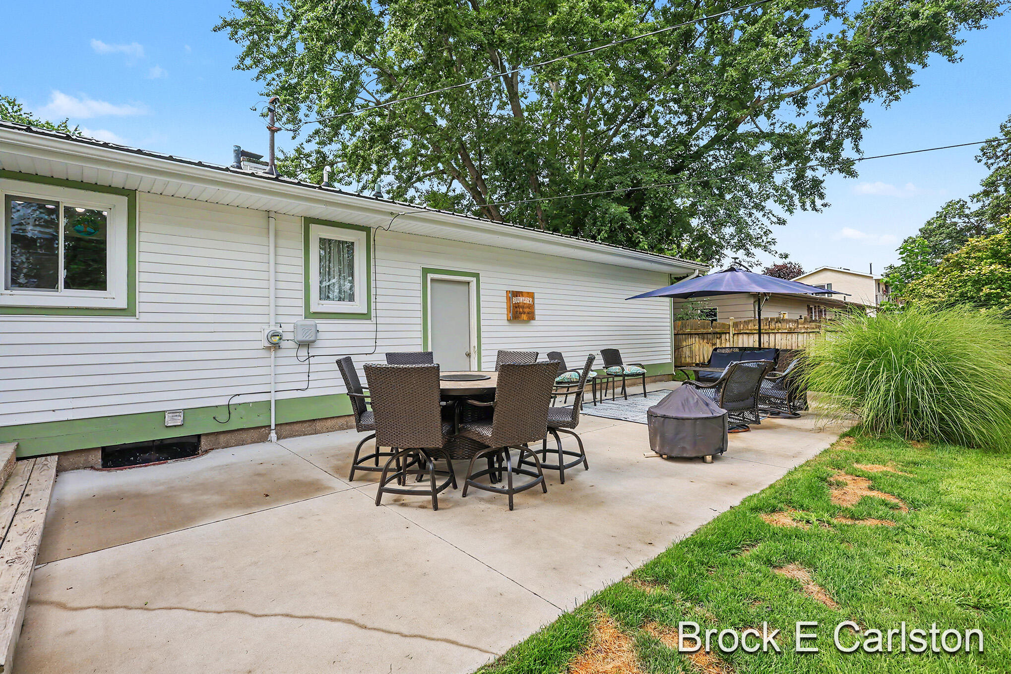 1576 Hendrick Road Norton Shores MI 49441