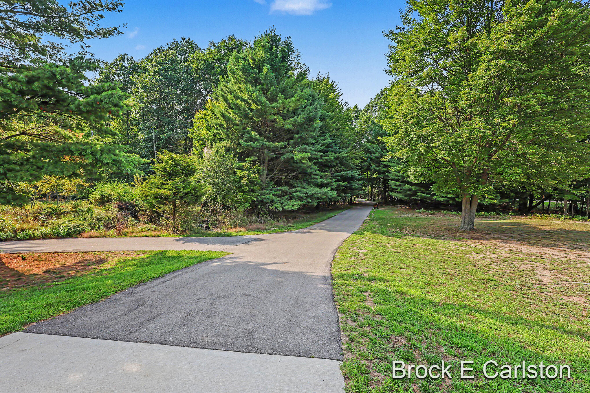 1576 Hendrick Road Norton Shores MI 49441
