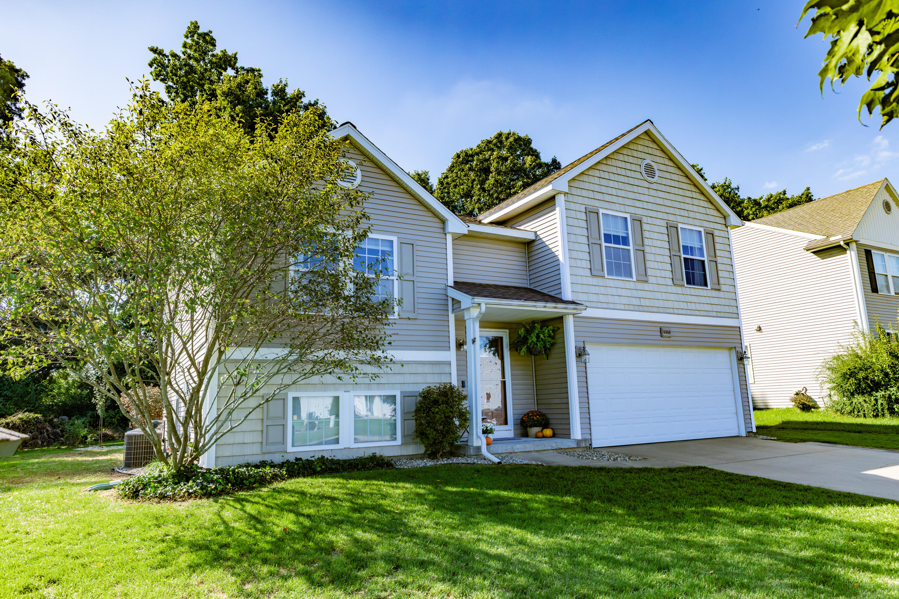6860 Cypress Bay Drive Kalamazoo MI 49009