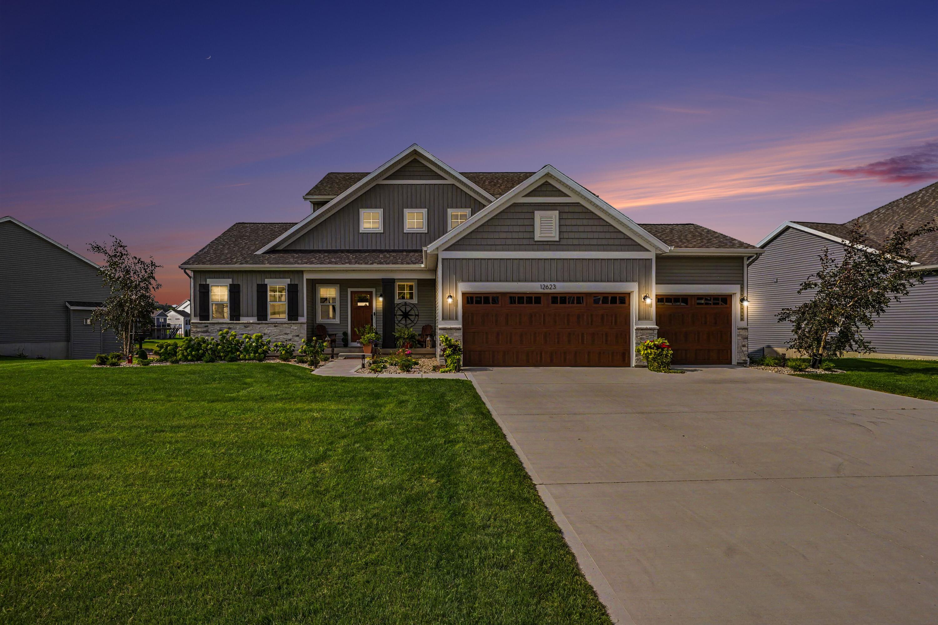 12623 Manchester Drive Grand Haven MI 49417