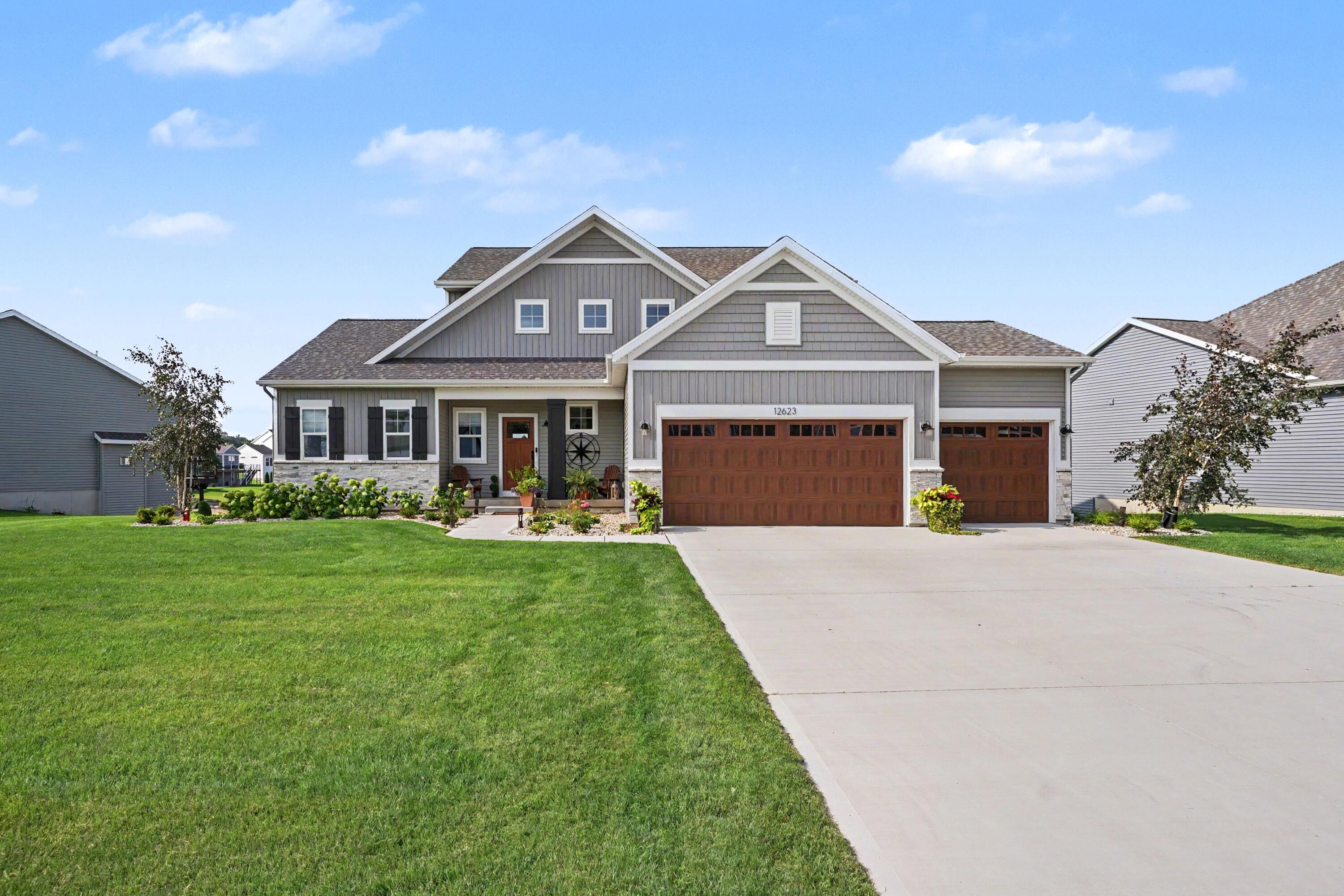 12623 Manchester Drive Grand Haven MI 49417