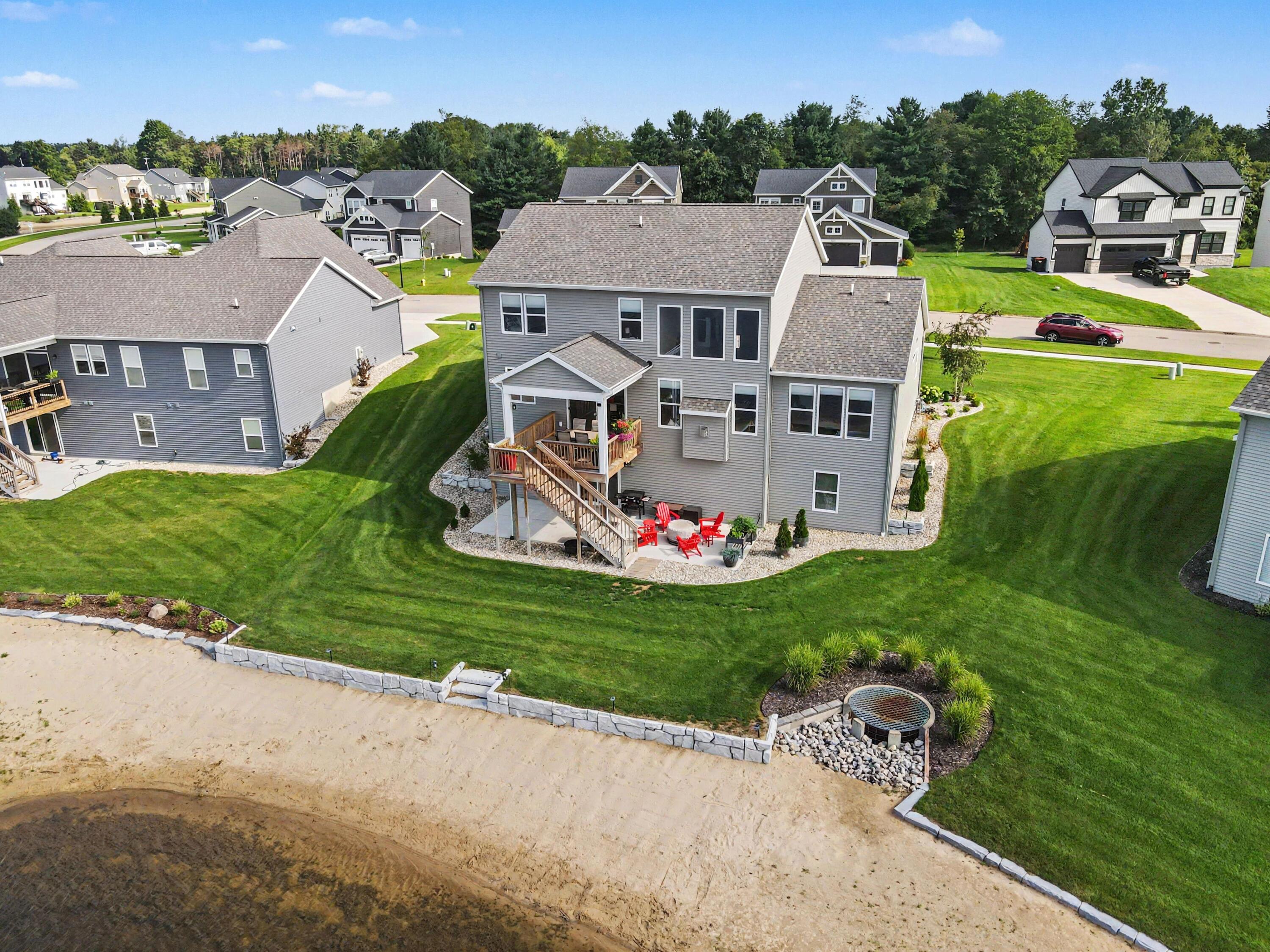 12623 Manchester Drive Grand Haven MI 49417