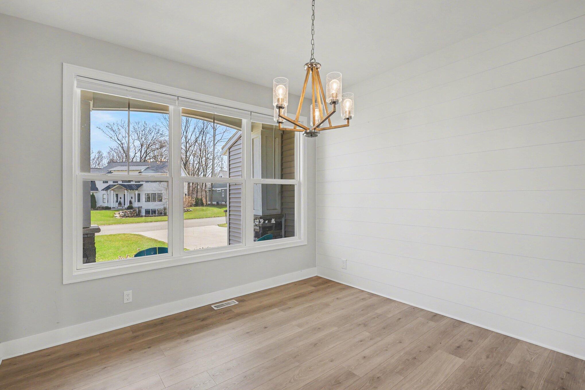 2803 Pinehill Drive Holland MI 49424