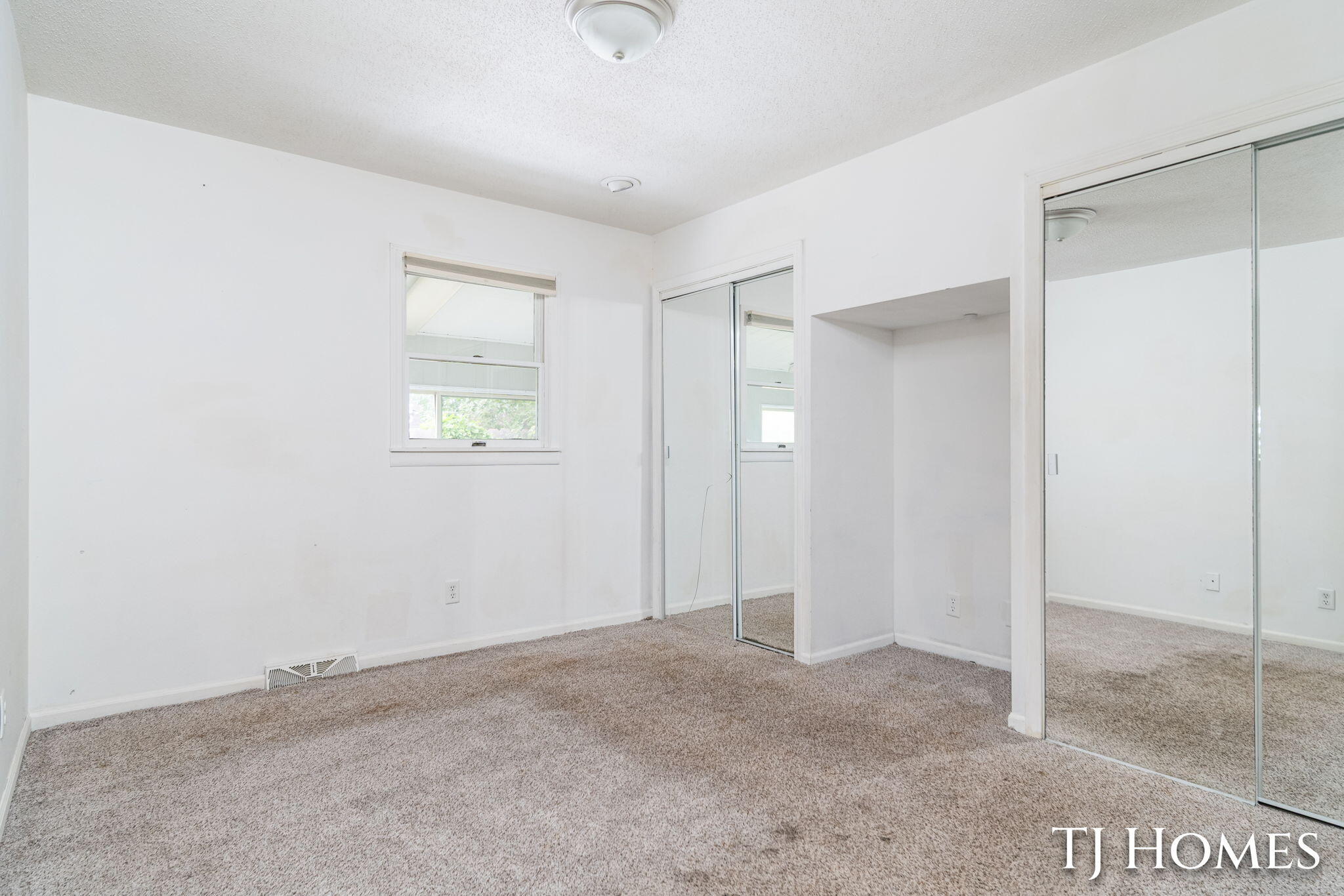 1030 Calvin Avenue Muskegon MI 49442