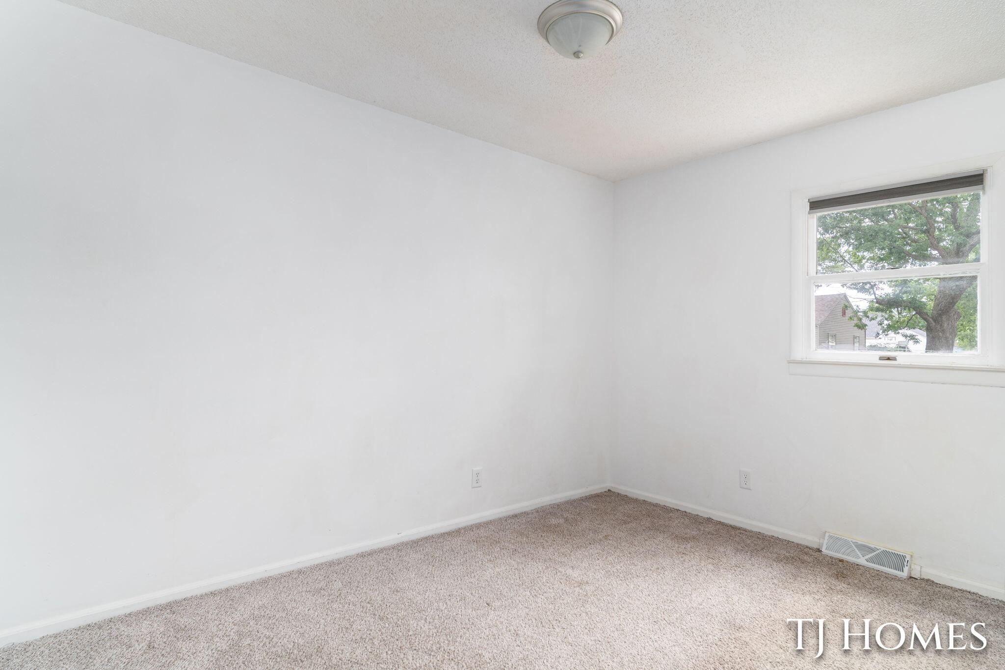 1030 Calvin Avenue Muskegon MI 49442