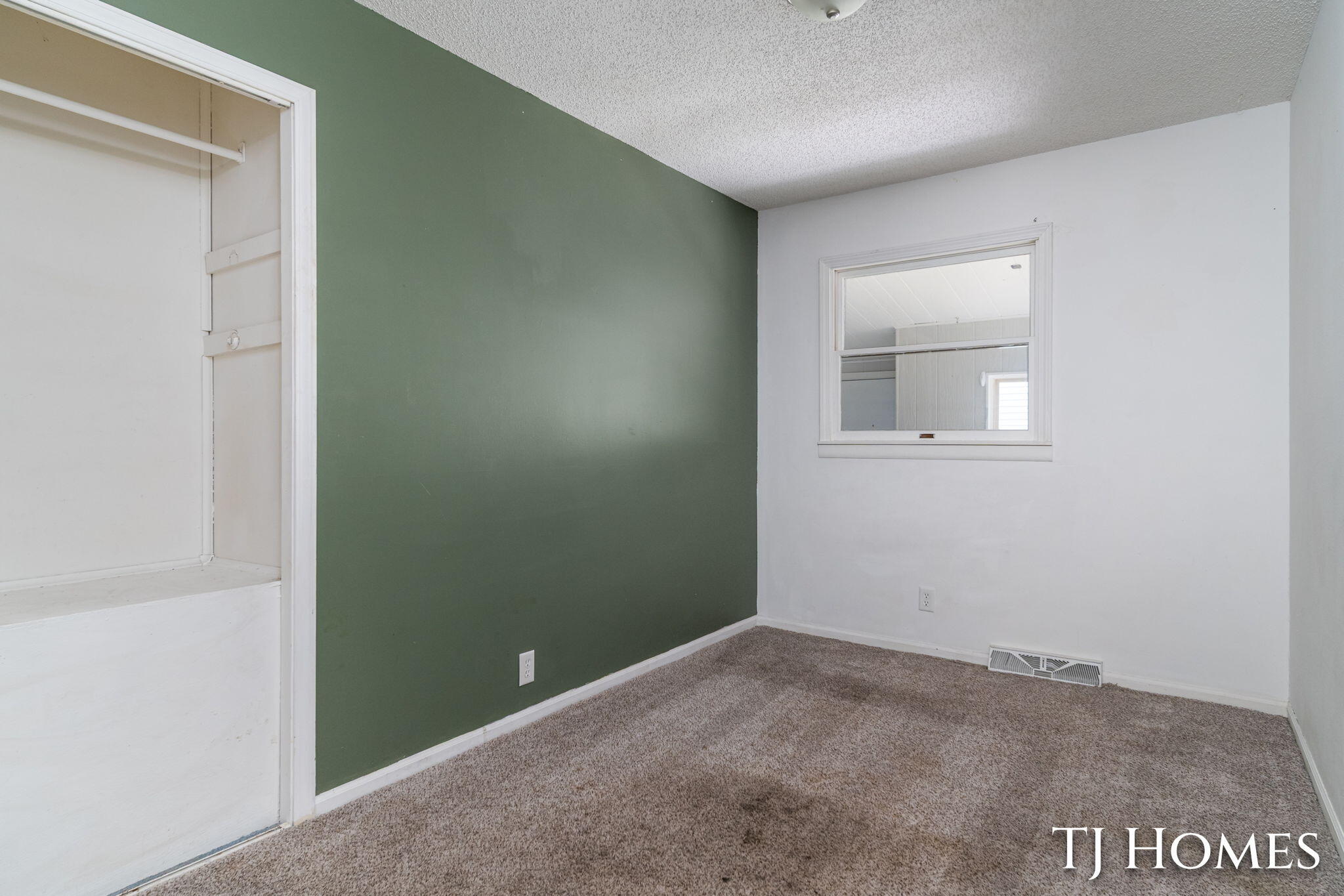 1030 Calvin Avenue Muskegon MI 49442