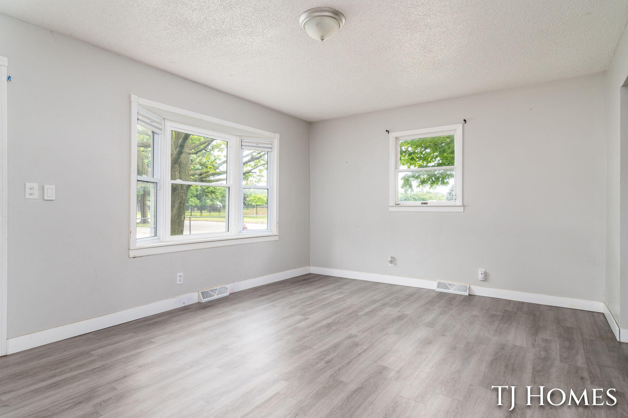 1030 Calvin Avenue Muskegon MI 49442