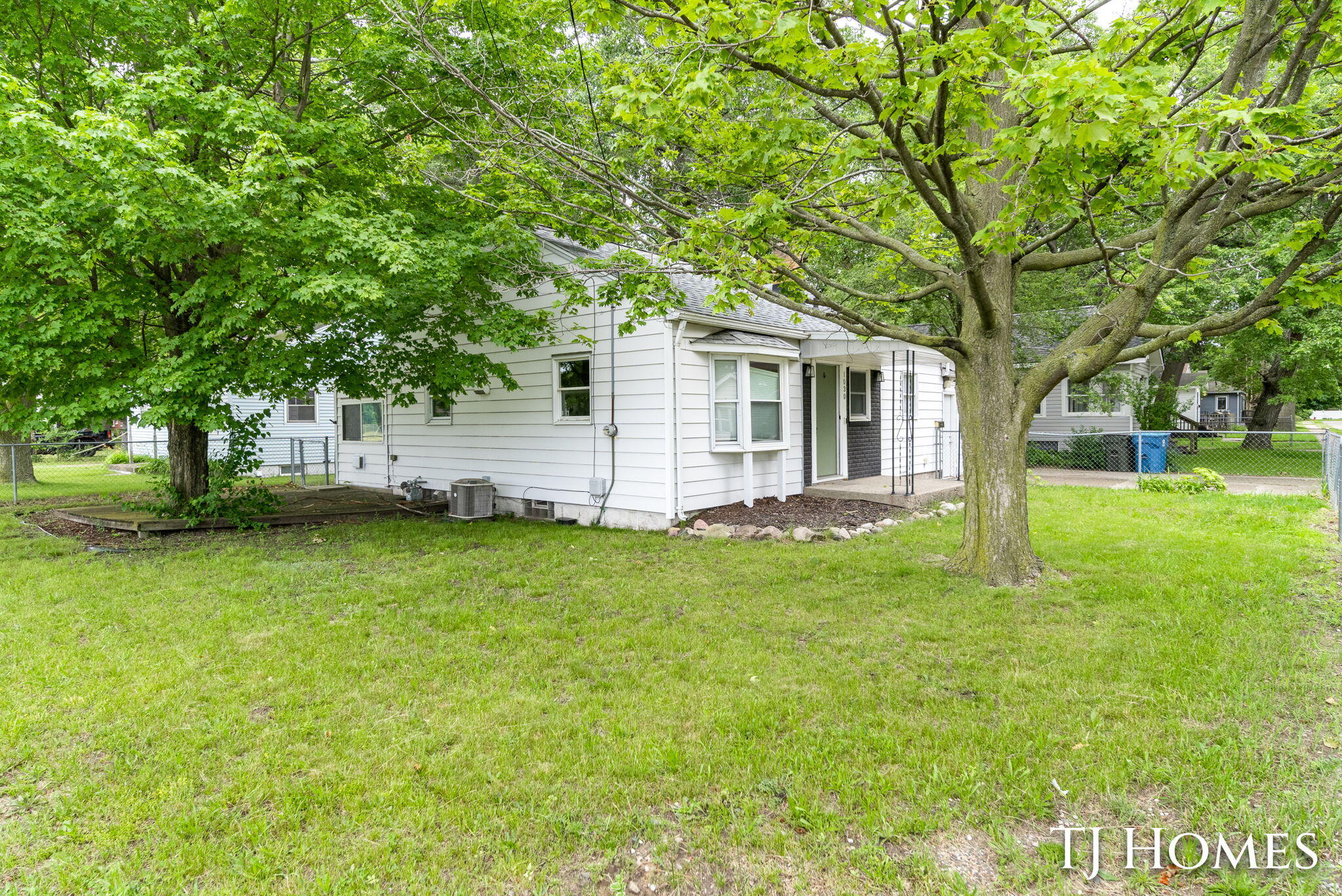 1030 Calvin Avenue Muskegon MI 49442