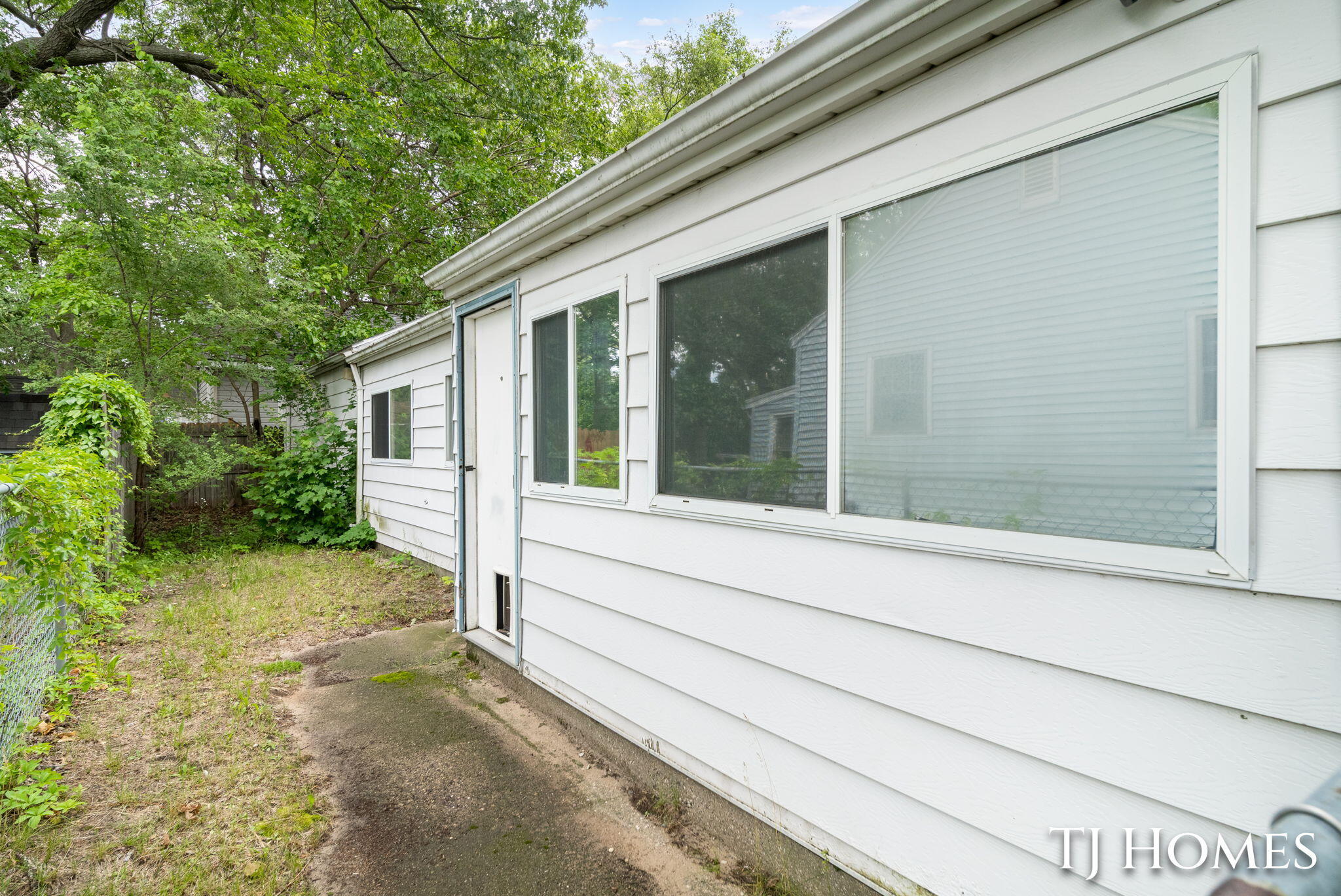 1030 Calvin Avenue Muskegon MI 49442