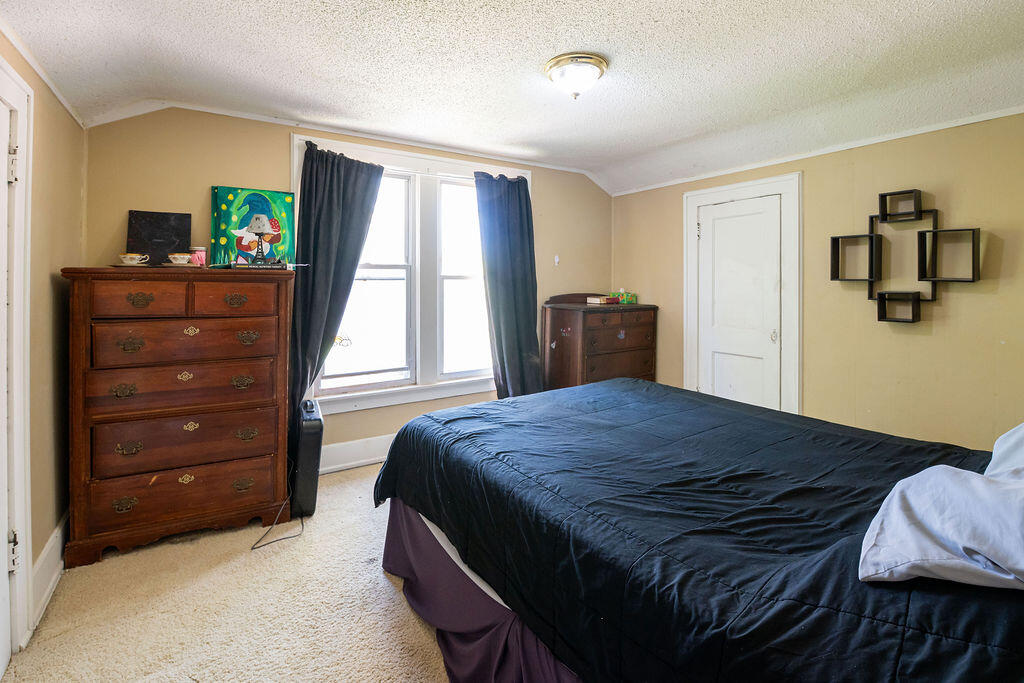 911 Dorchester Avenue SW Grand Rapids MI 49503