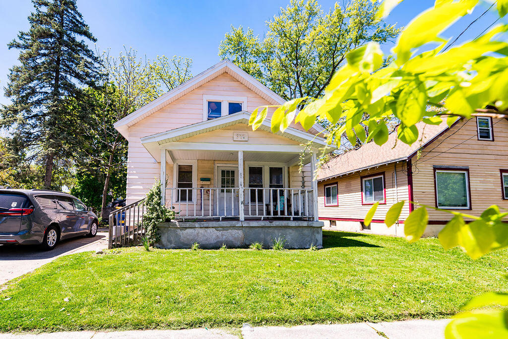911 Dorchester Avenue SW Grand Rapids MI 49503