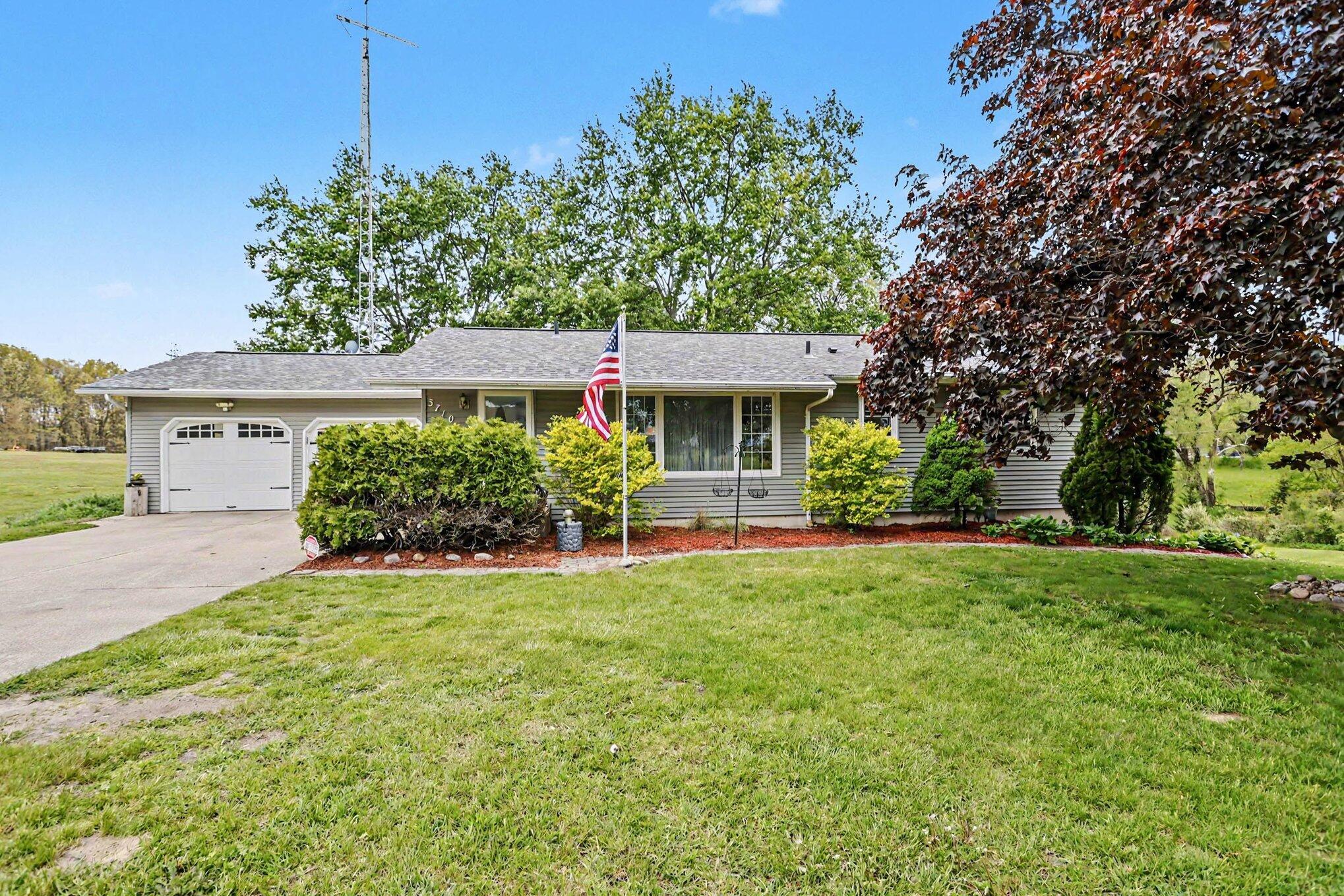 3710 Boyer Road Coloma MI 49038