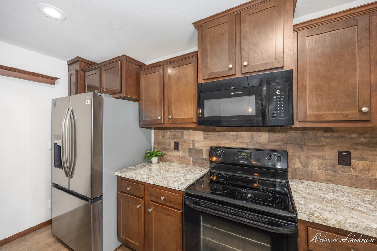 9686 10 Mile Road NE Rockford MI 49341