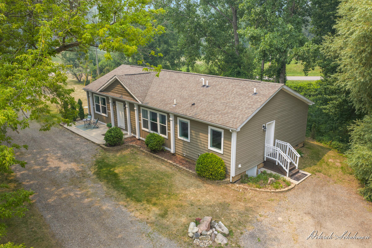 9686 10 Mile Road NE Rockford MI 49341
