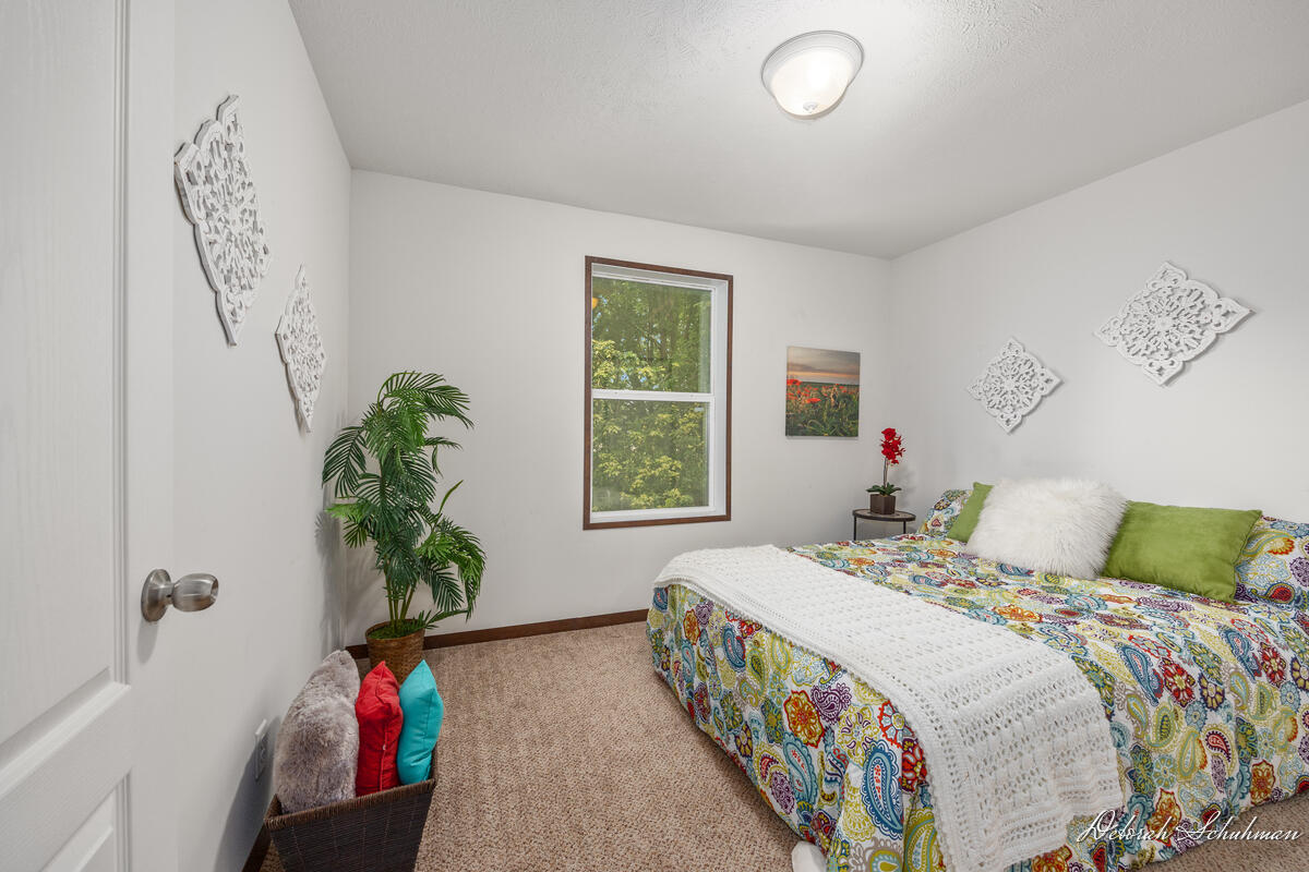 9686 10 Mile Road NE Rockford MI 49341
