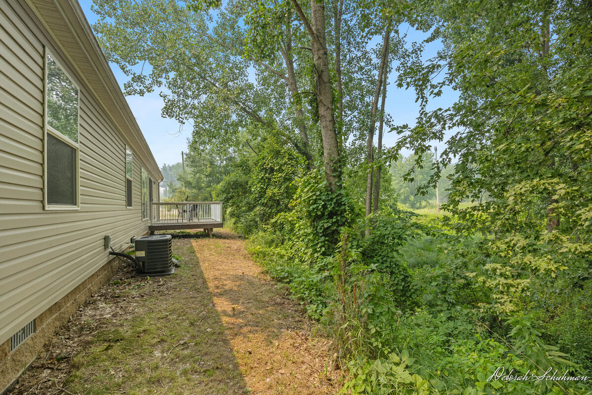 9686 10 Mile Road NE Rockford MI 49341