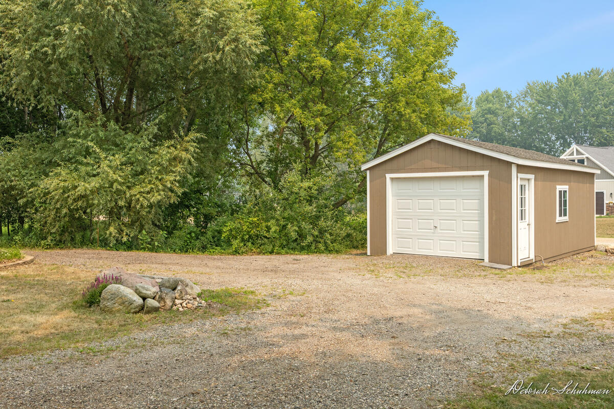 9686 10 Mile Road NE Rockford MI 49341