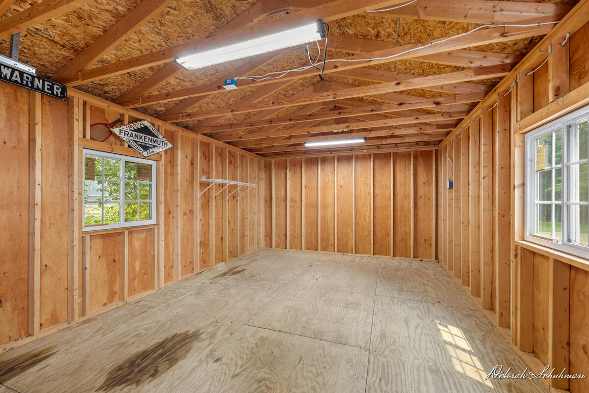 9686 10 Mile Road NE Rockford MI 49341