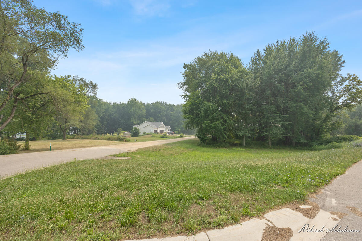 9686 10 Mile Road NE Rockford MI 49341
