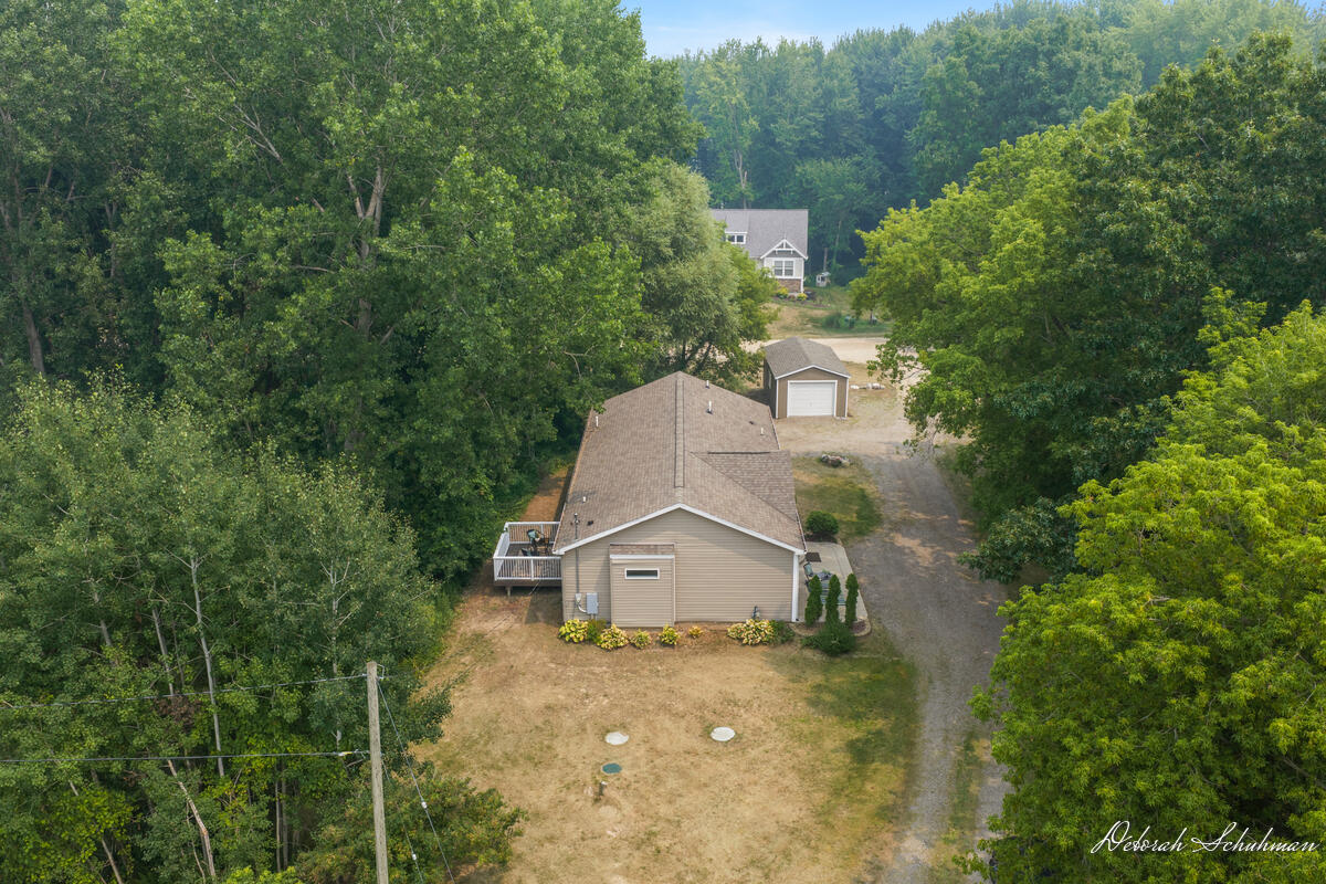 9686 10 Mile Road NE Rockford MI 49341